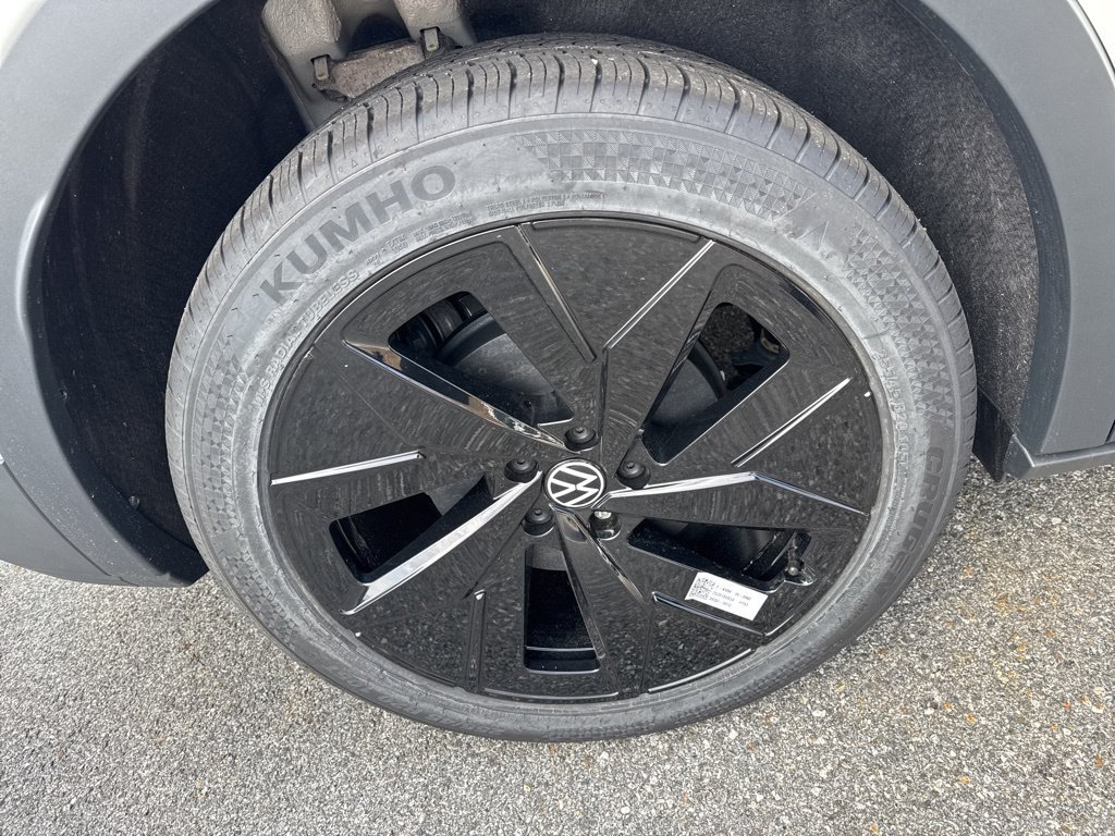 New 2025 Volkswagen ID.4 Pro S Plus AWD/4WD image 12