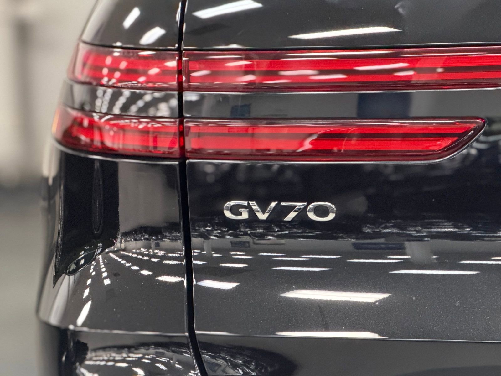 Used 2025 Genesis Electrified GV70 Advanced image 13