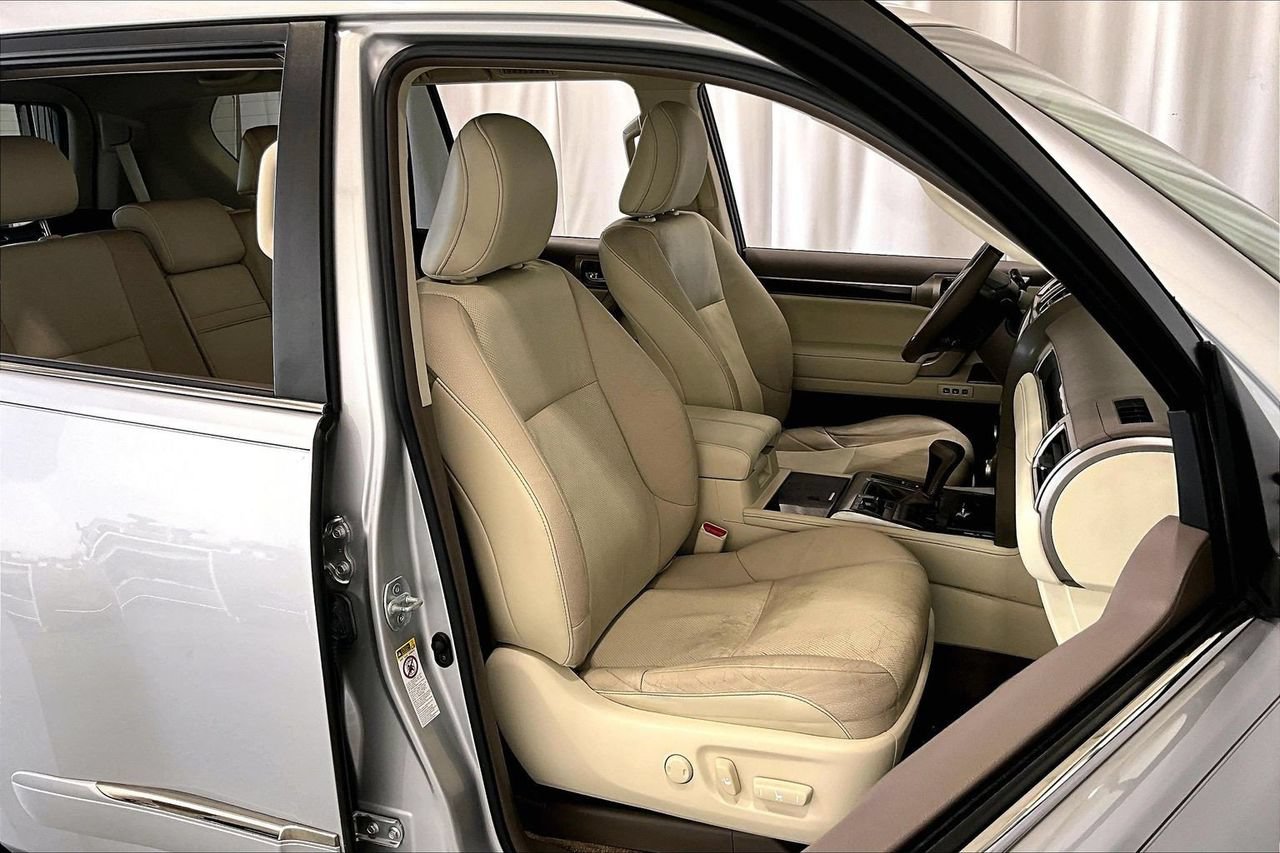 Used 2014 Lexus GX 460 w/ Premium Package AWD/4WD image 6