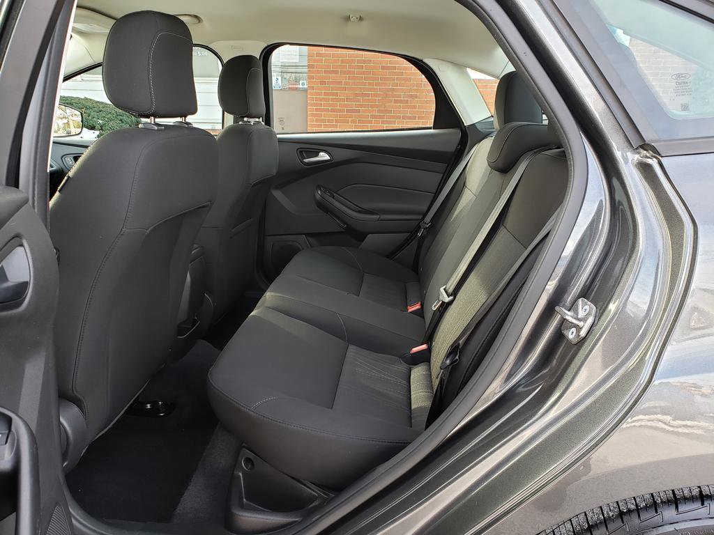 Used 2018 Ford Focus SE w/ SE Appearance Package image 10