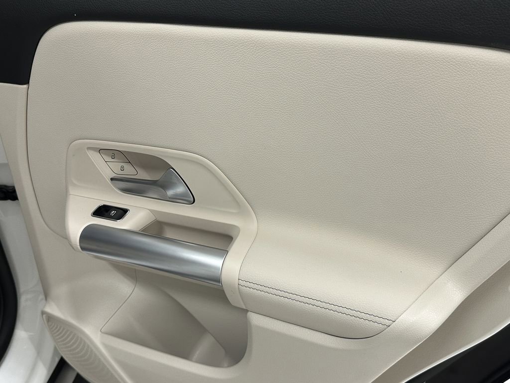 Certified 2025 Mercedes-Benz GLA 250 image 17