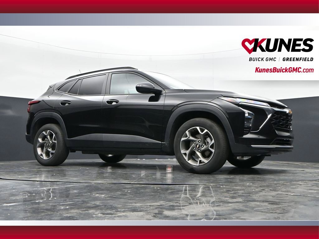 Used 2025 Chevrolet Trax LT w/ LT Convenience Package FWD image 41
