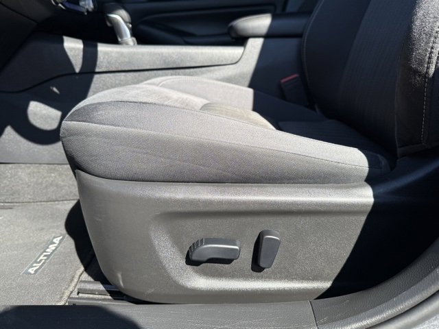 Used 2024 Nissan Altima 2.5 SV image 14