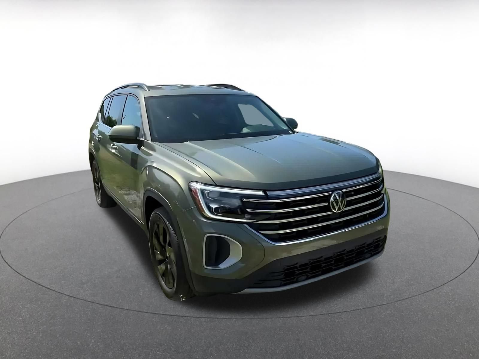 Used 2026 Volkswagen Atlas SE FWD image 3