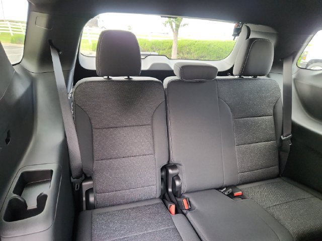New 2027 Chevrolet Traverse LT w/ Midnight/Sport Edition FWD image 18