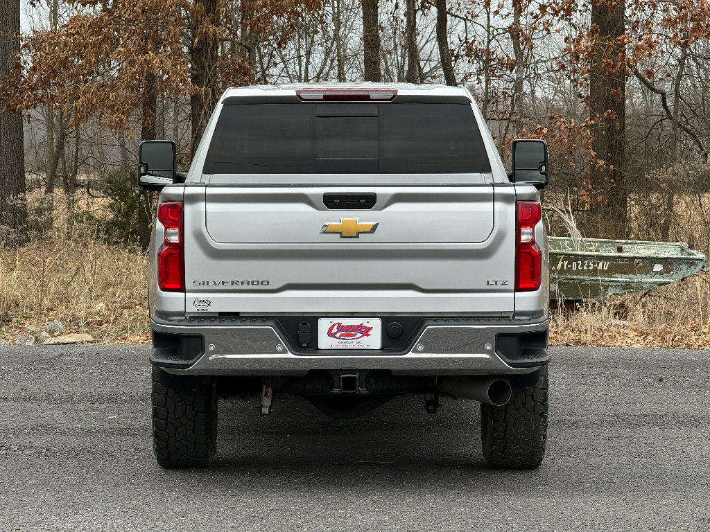 Used 2022 Chevrolet Silverado 2500 LTZ w/ LTZ Convenience Package image 8