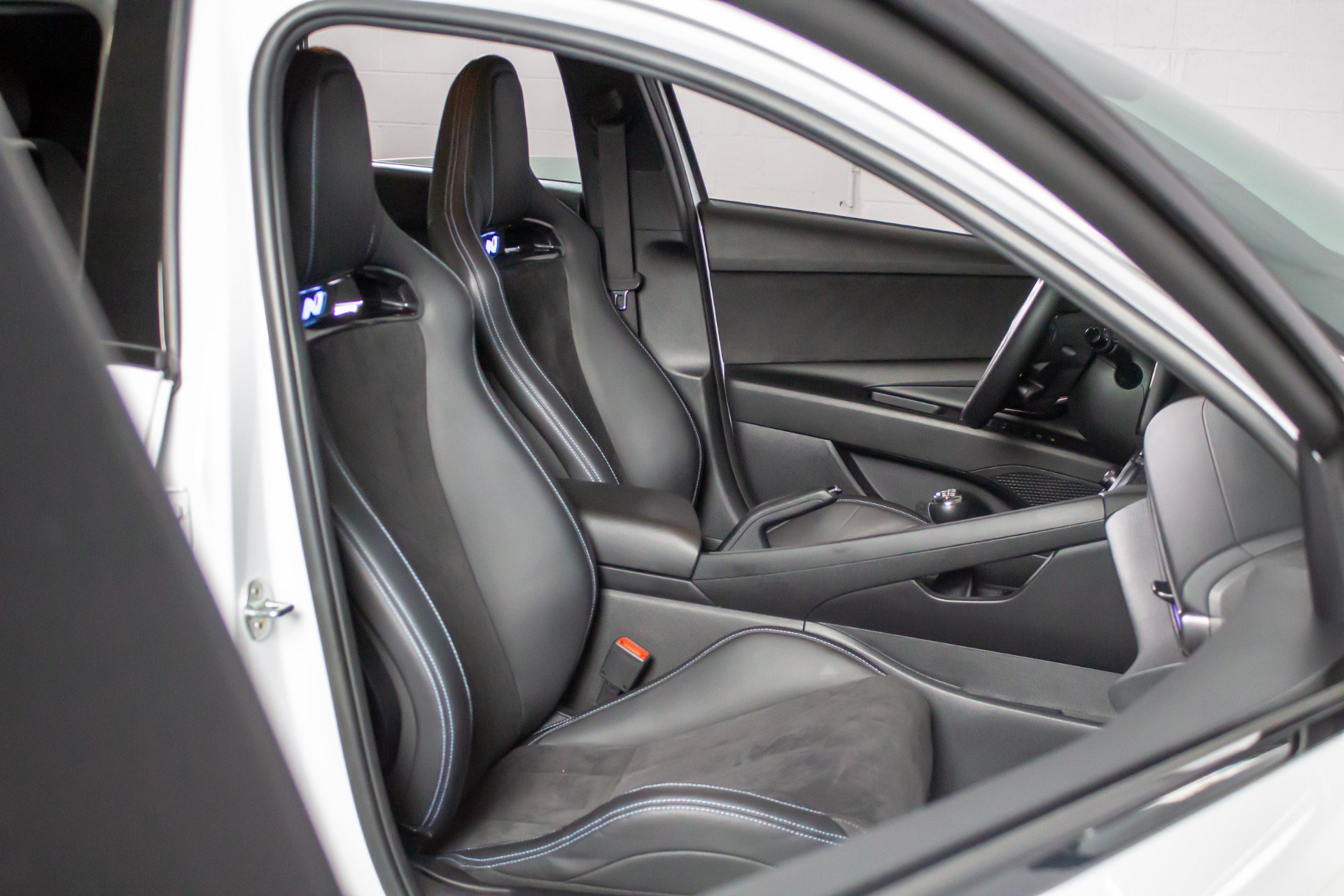 Used 2022 Hyundai Elantra N FWD image 27