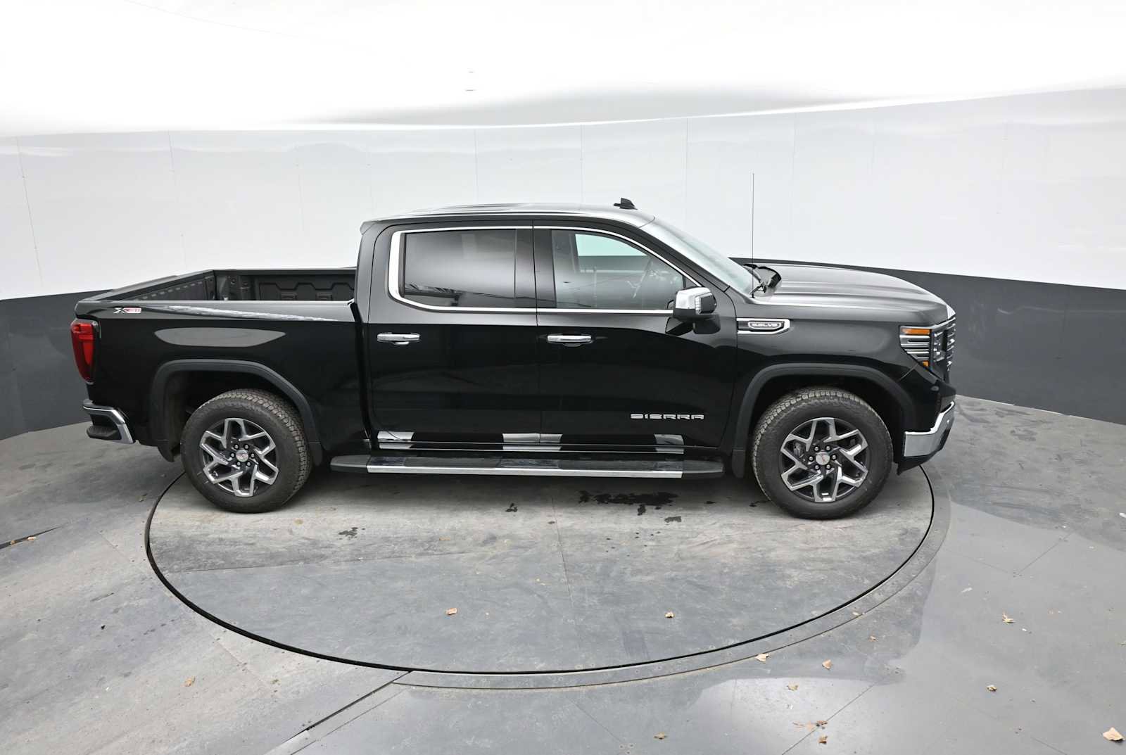 New 2026 GMC Sierra 1500 SLT w/ SLT Premium Package image 31
