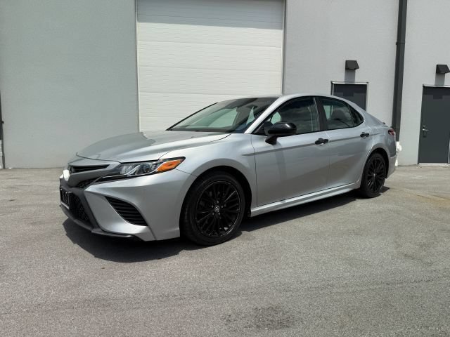 Used 2020 Toyota Camry SE FWD image 2