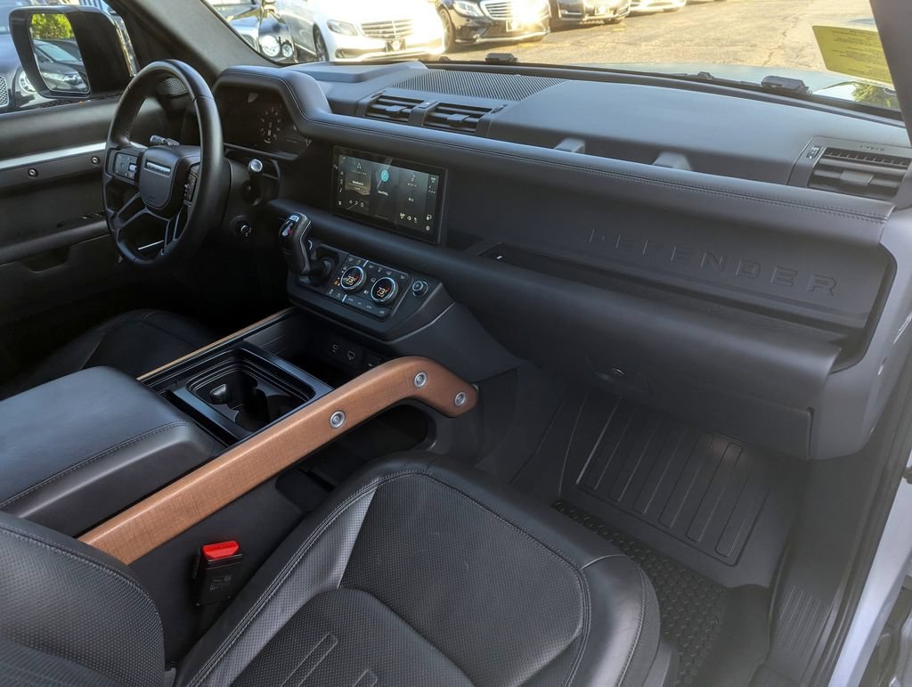 Used 2020 Land Rover Defender 110 X AWD/4WD image 34