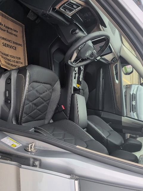 Used 2024 Volkswagen Atlas SE AWD/4WD image 10