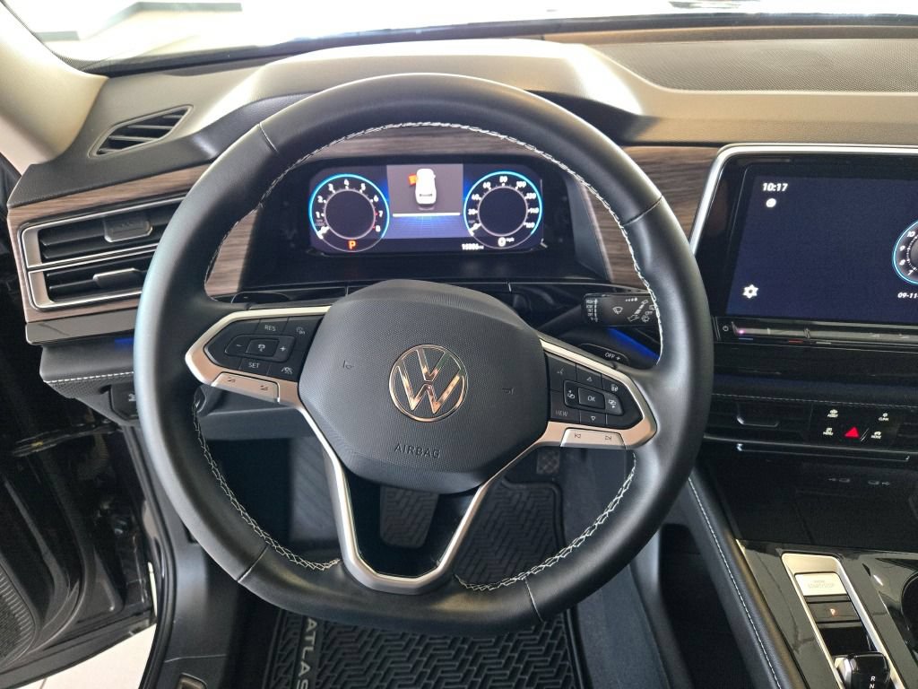 Used 2024 Volkswagen Atlas SEL AWD/4WD image 34
