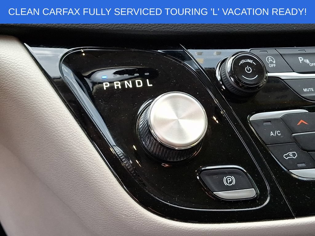 Used 2023 Chrysler Pacifica Touring-L FWD image 15