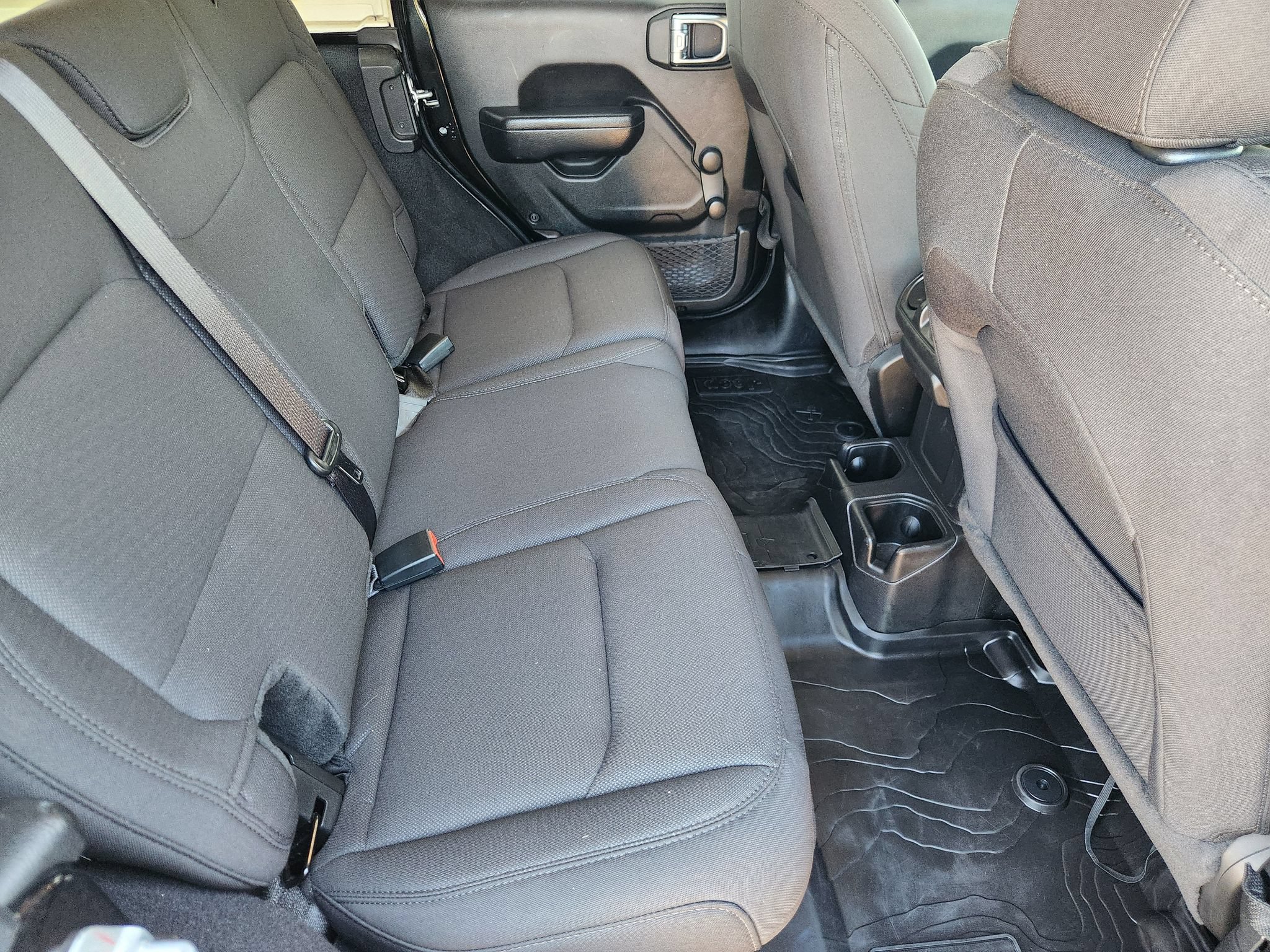 Used 2023 Jeep Wrangler Unlimited Sport AWD/4WD image 32