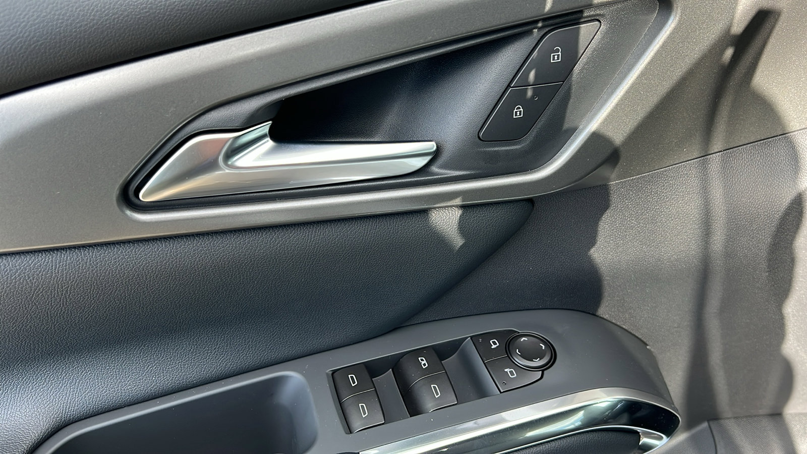 New 2026 Chevrolet Traverse LT w/ Midnight/Sport Edition image 16