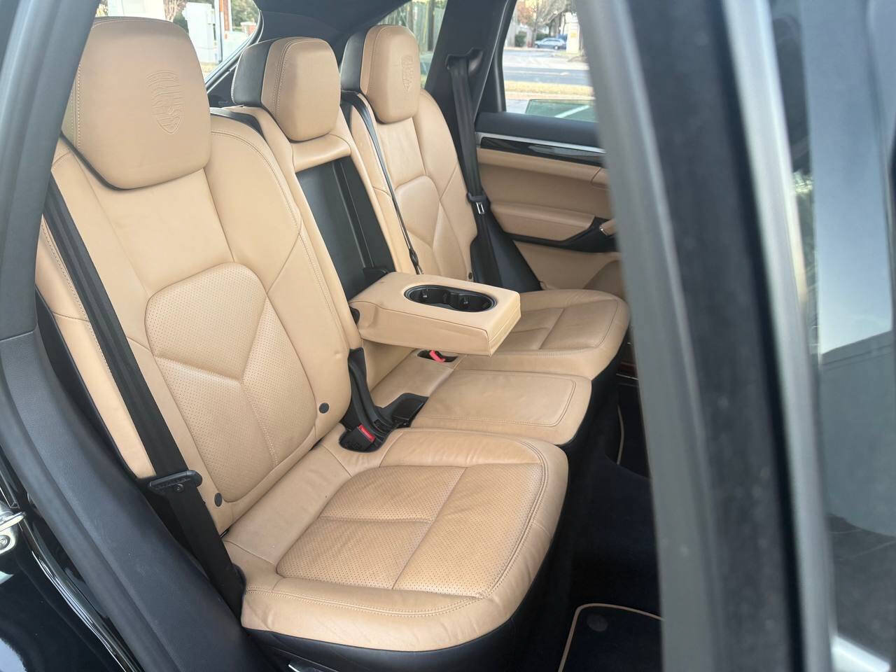 Used 2014 Porsche Cayenne Platinum Edition AWD/4WD image 28