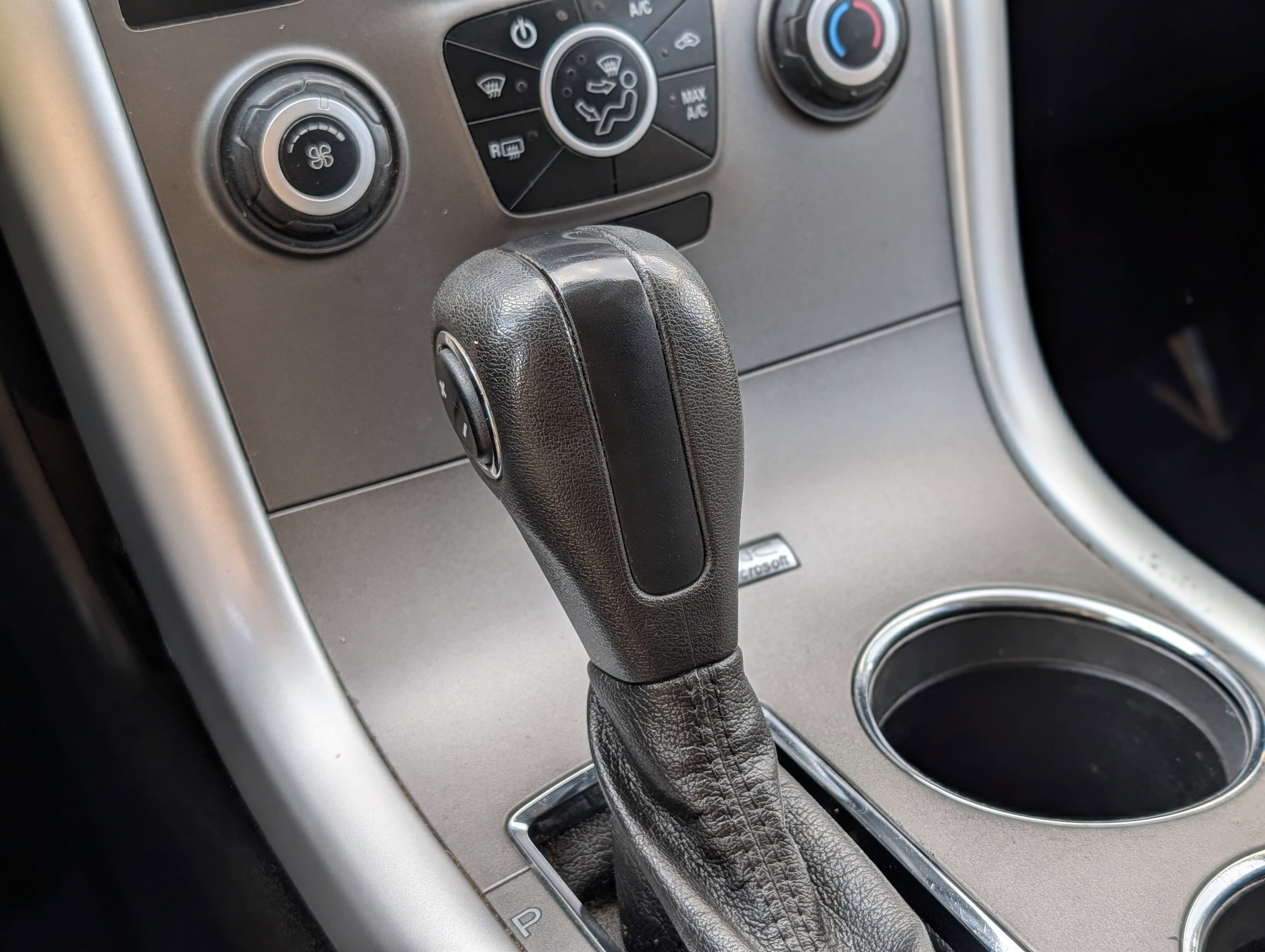 Used 2013 Ford Edge SE image 16