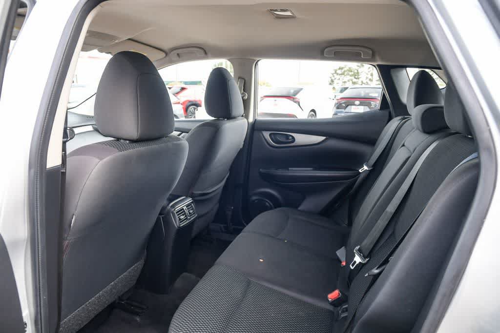 Used 2019 Nissan Rogue Sport S w/ Appearance Package FWD image 17
