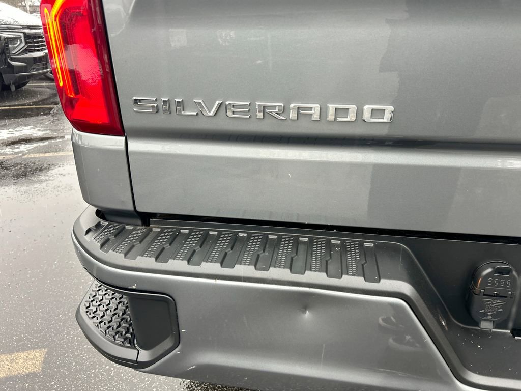 Used 2020 Chevrolet Silverado 1500 Custom w/ Custom Value Package image 32