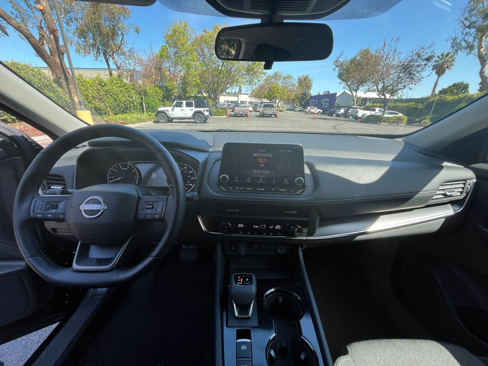 Used 2025 Nissan Rogue SV image 35