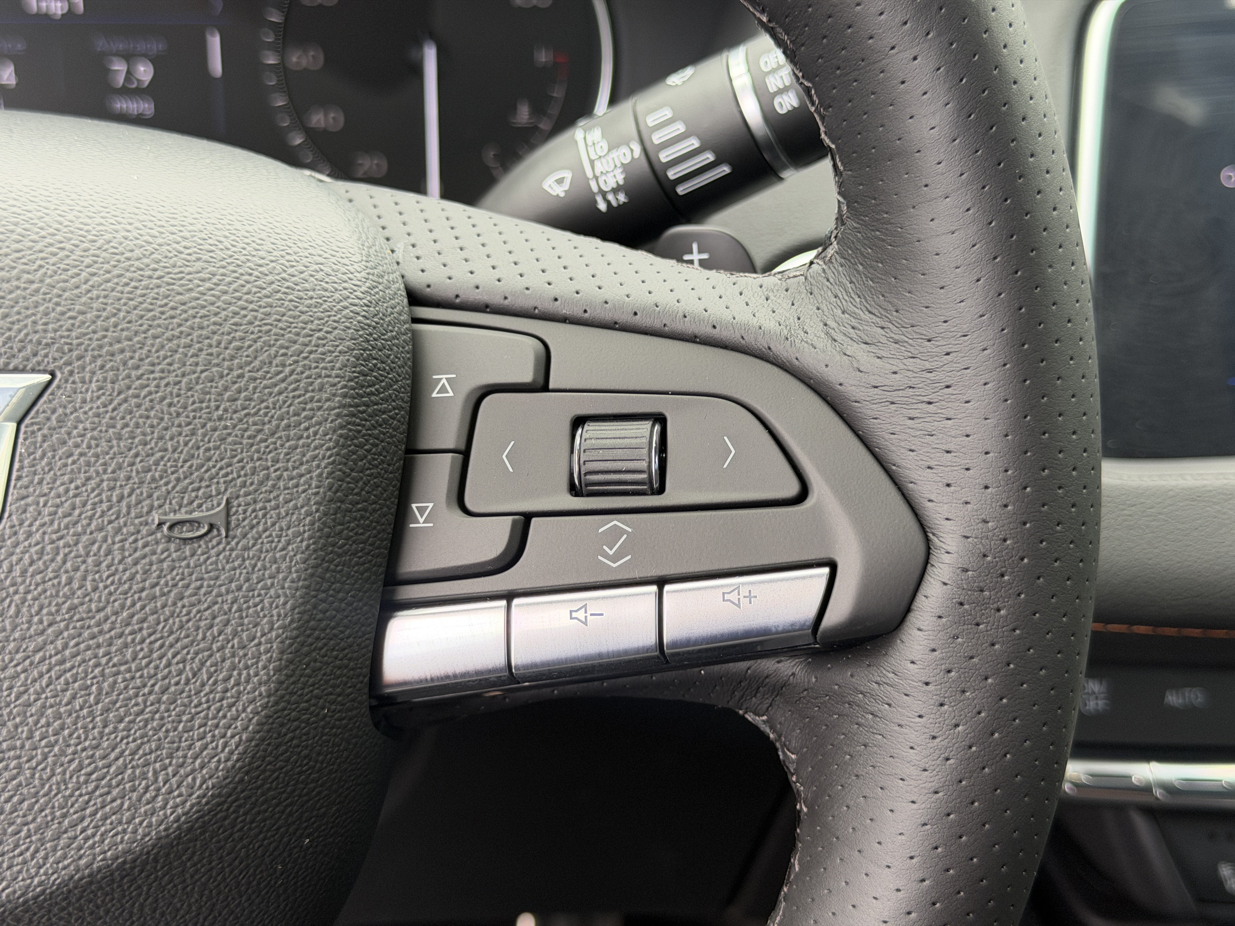 Certified 2022 Cadillac XT4 Sport w/ Comfort Package FWD image 35