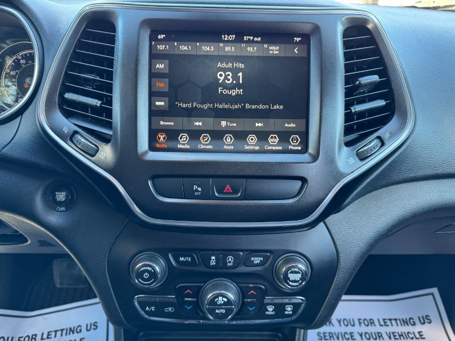 Used 2020 Jeep Cherokee Trailhawk image 22