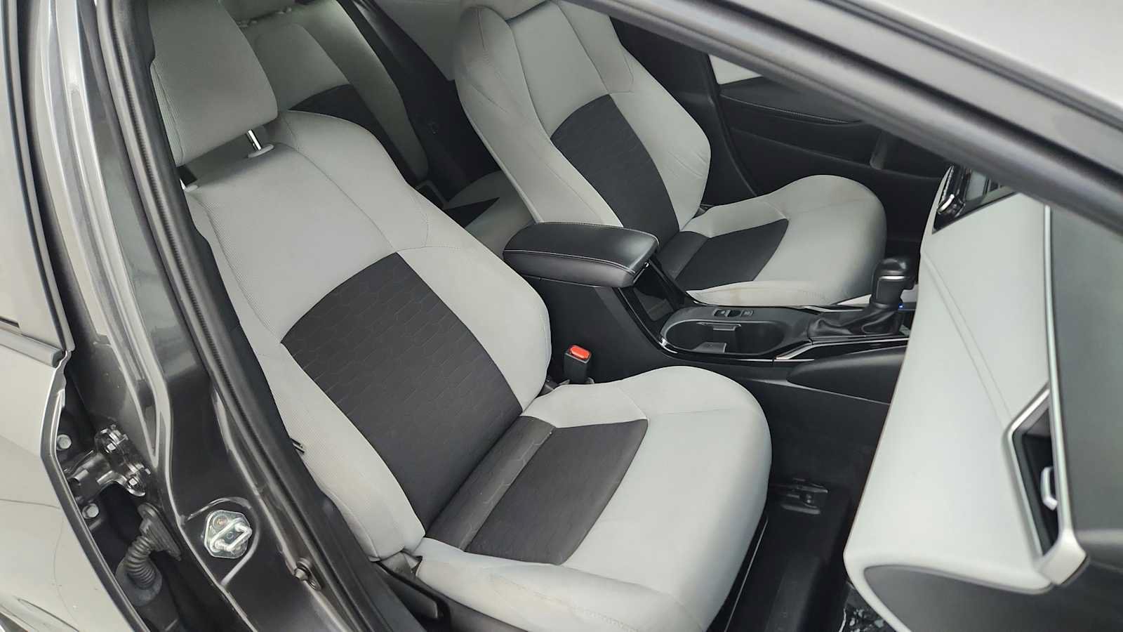 Used 2024 Toyota Corolla SE FWD image 31