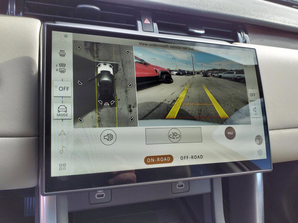 Used 2025 Land Rover Discovery Sport S image 21