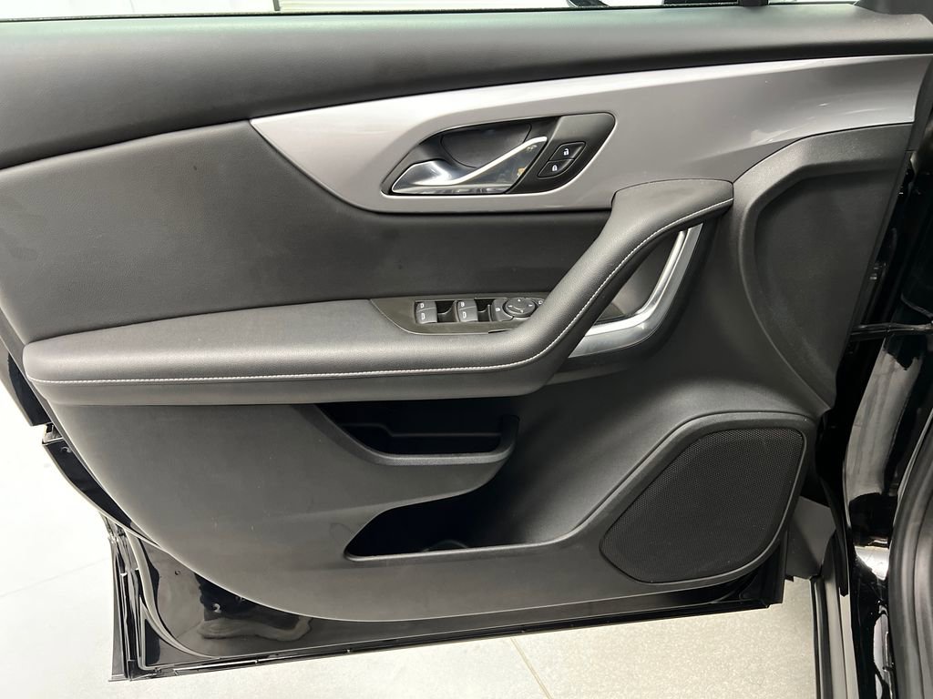 Used 2025 Chevrolet Blazer LT image 11