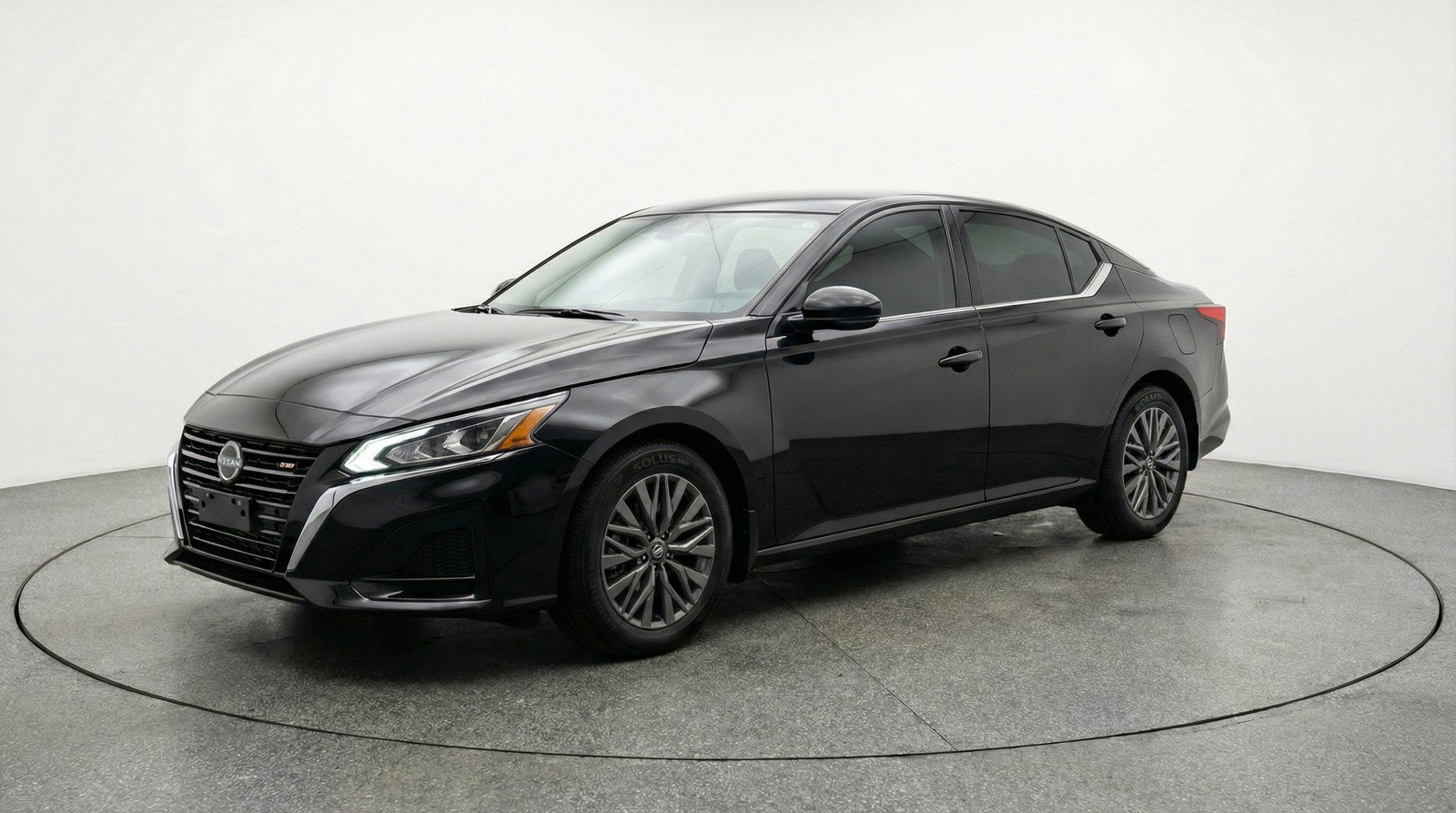 Used 2025 Nissan Altima 2.5 SV FWD image 3