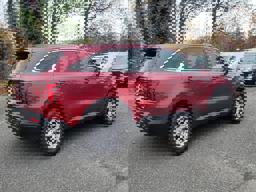 Used 2023 Kia Sorento LX image 8