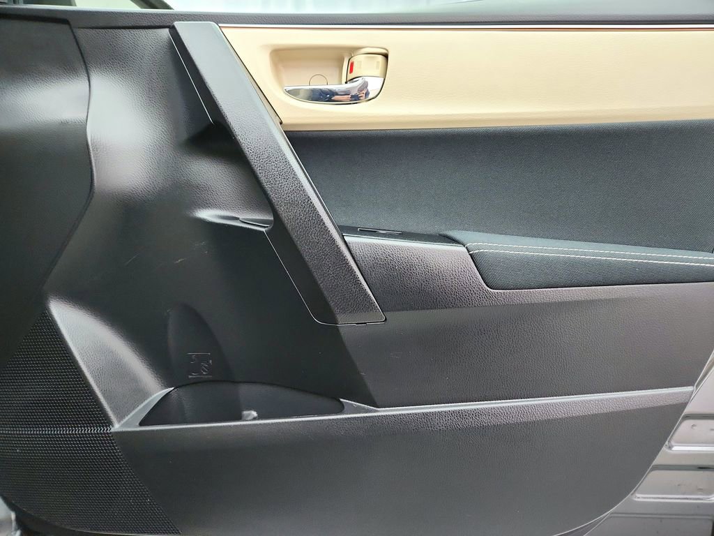 Used 2015 Toyota Corolla LE FWD image 24