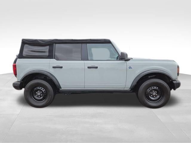 Used 2022 Ford Bronco Black Diamond image 16