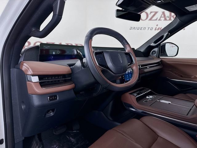 New 2025 Lincoln Navigator L Reserve image 9