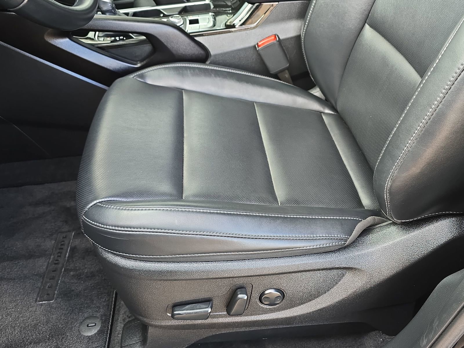 Used 2025 Kia Telluride S AWD/4WD image 31