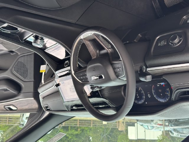 New 2027 Jeep Grand Cherokee Altitude AWD/4WD image 26