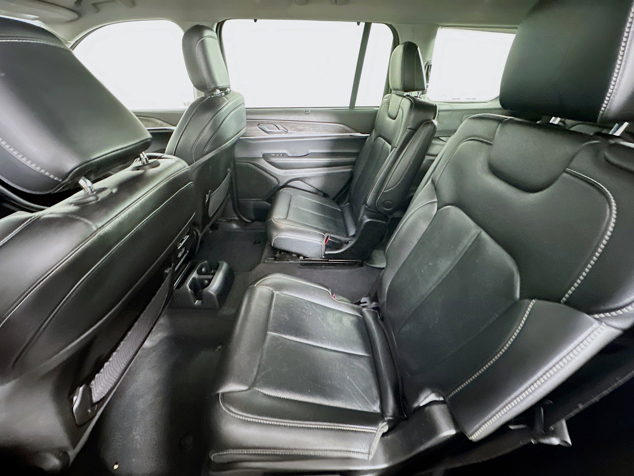 Used 2023 Jeep Grand Cherokee L Limited w/ Luxury Tech Group II image 28