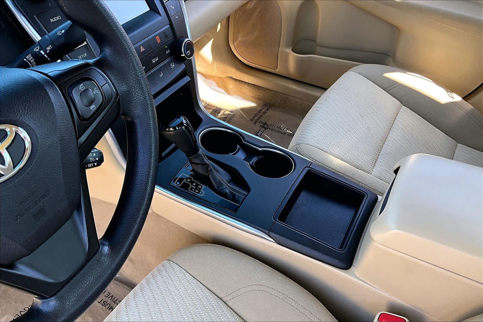 Used 2015 Toyota Camry LE FWD image 16