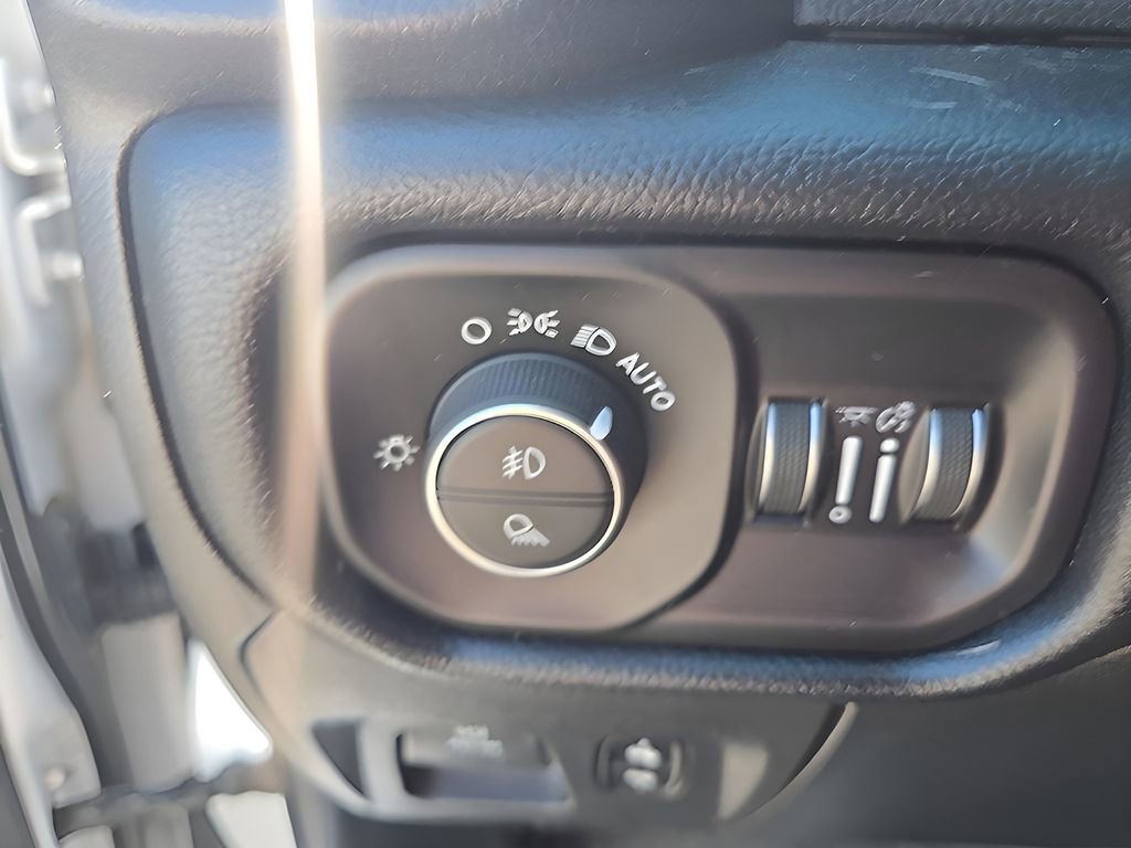 Used 2020 RAM 1500 Laramie AWD/4WD image 14