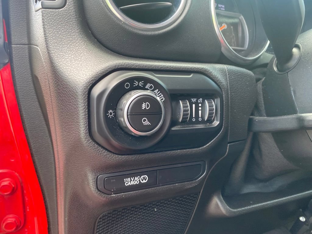 Used 2020 Jeep Gladiator Overland AWD/4WD image 16