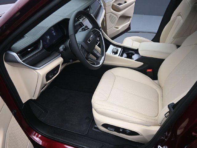 New 2025 Jeep Grand Cherokee L Limited w/ Luxury Tech Group II AWD/4WD image 9