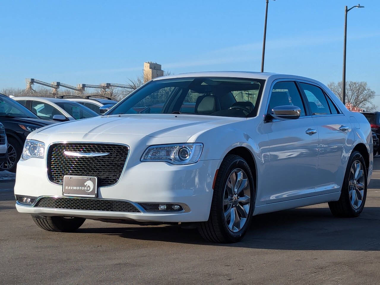 Used 2020 Chrysler 300 Limited image 7