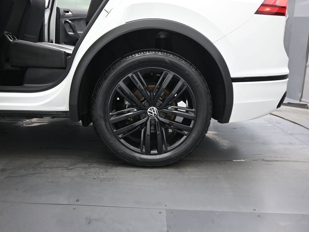 Used 2022 Volkswagen Tiguan SE R-Line FWD image 19