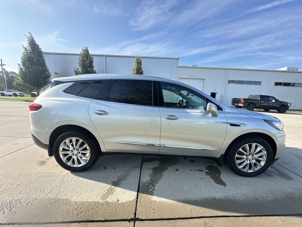 Used 2019 Buick Enclave Premium AWD/4WD image 13