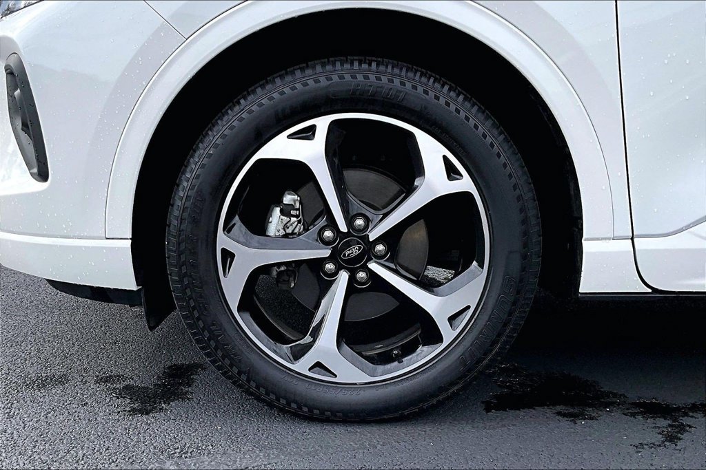 Certified 2023 Ford Escape ST-Line Select w/ Tech Pack #2 AWD/4WD image 9