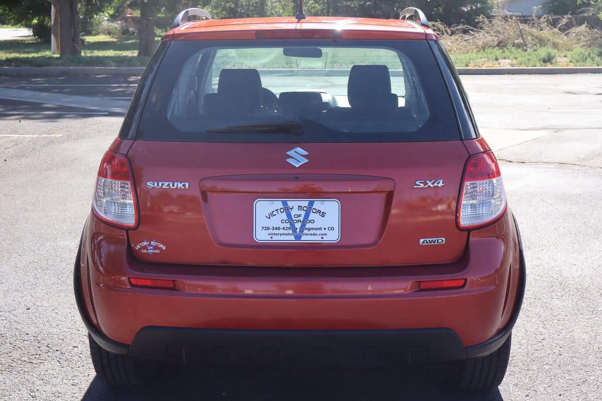 Used 2010 Suzuki SX4 Touring AWD/4WD image 6