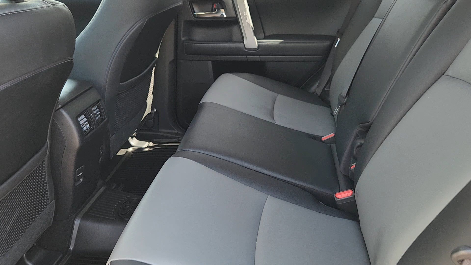 Used 2019 Toyota 4Runner SR5 Premium AWD/4WD image 30