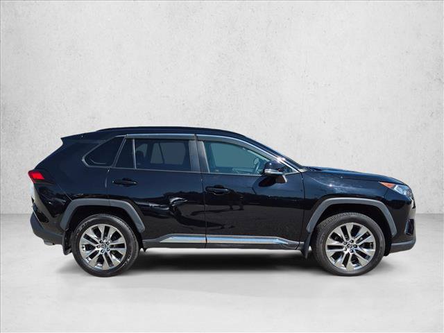 Used 2020 Toyota RAV4 XLE Premium AWD/4WD image 4