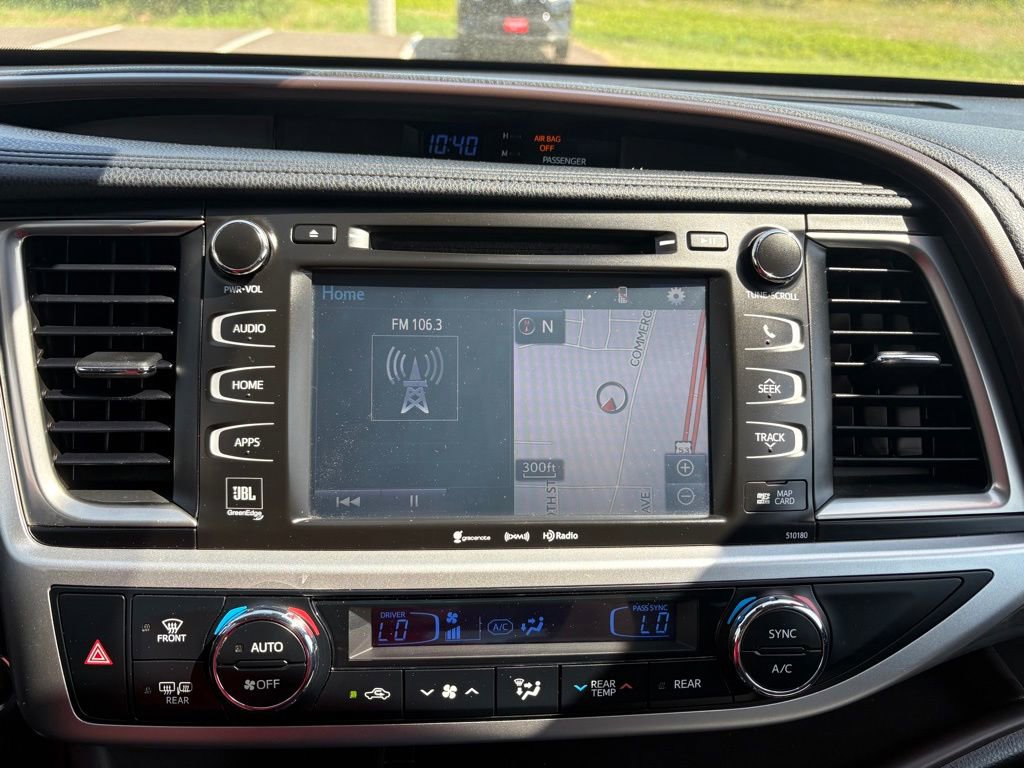 Used 2018 Toyota Highlander Limited AWD/4WD image 29