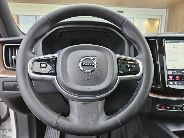Used 2023 Volvo XC60 B5 Plus w/ Climate Package AWD/4WD image 24